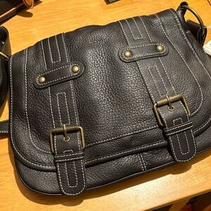 Elegant Black Leather Messenger Bag